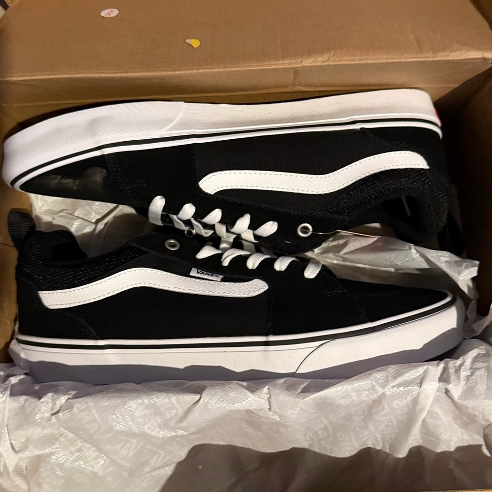 Vans Men's Classic Black and White Sneakers